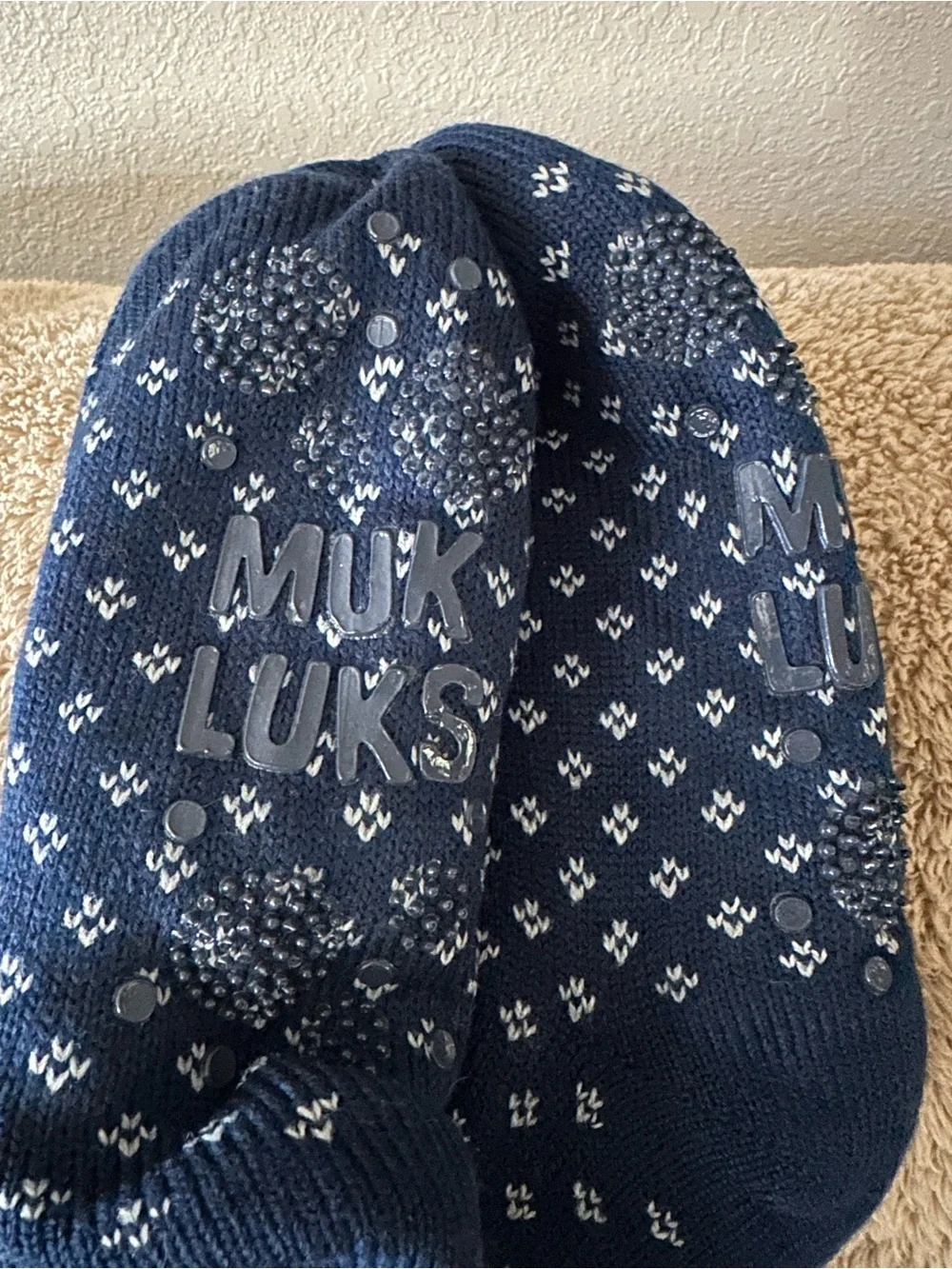 MUK LUkS Cozy Navy Blue Sherpa-Lined Cabin Slipper Socks with gripper bottom